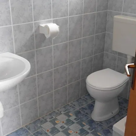 Razanac 13707d Apartman